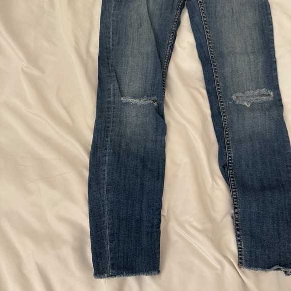 zara denim jeans  size 4   details :  -skinny jeans  -no flaws - Picture 2 of 4